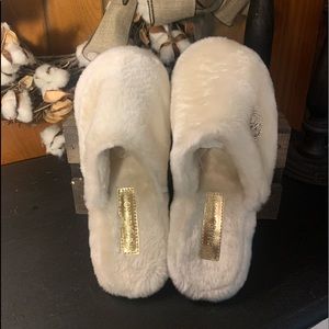 Michael Kors Faux Fur Slippers, Off White size 11 look new